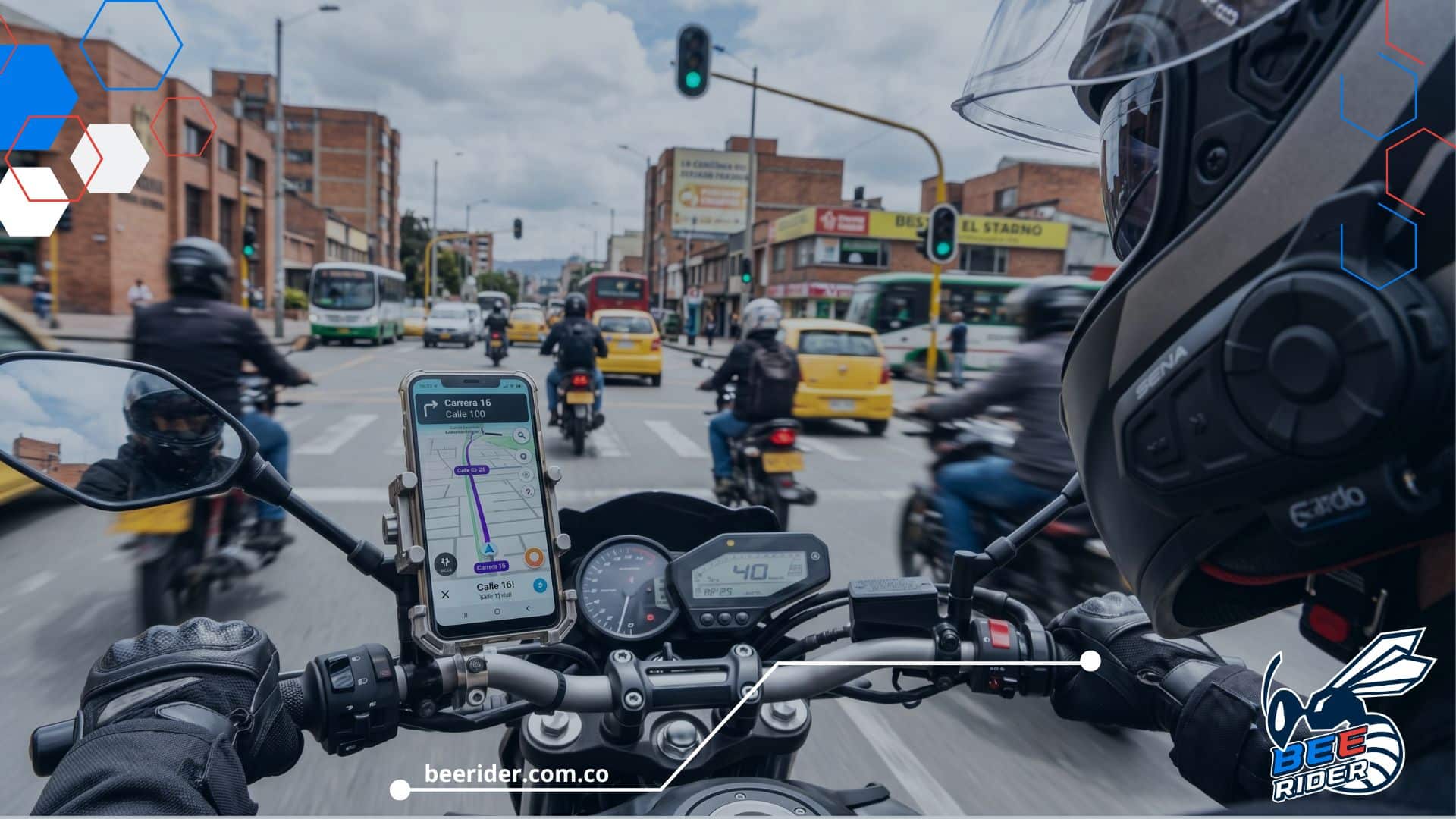 Legalidad y Normativa: Uso del celular y sistemas de comunicación en moto